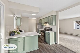 4873 Bryce Ave E in Inver Grove Heights, MN - Building Photo - Building Photo