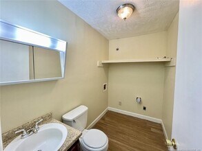 5848 Aftonshire Dr in Fayetteville, NC - Building Photo - Building Photo
