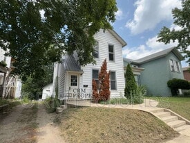 1224 High St Rd in Logansport, IN - Building Photo