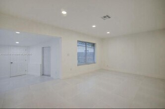 1101 NW 14th Ct in Fort Lauderdale, FL - Building Photo - Building Photo