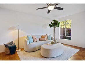 41 Forest Ln, Unit 41 Forest in San Rafael, CA - Foto de edificio - Building Photo