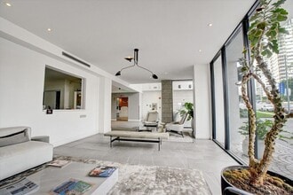 10600 Wilshire Blvd in Los Angeles, CA - Building Photo - Building Photo