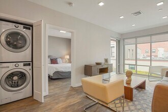 10 Essex St, Unit 301 in Cambridge, MA - Building Photo - Building Photo