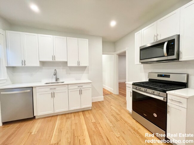 68 Bakersfield St
