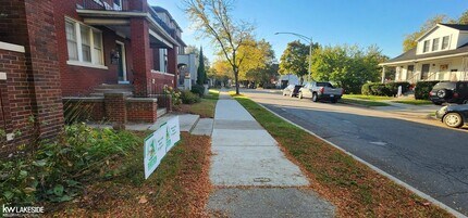 914 Beaconsfield Ave in Grosse Pointe Park, MI - Foto de edificio - Building Photo