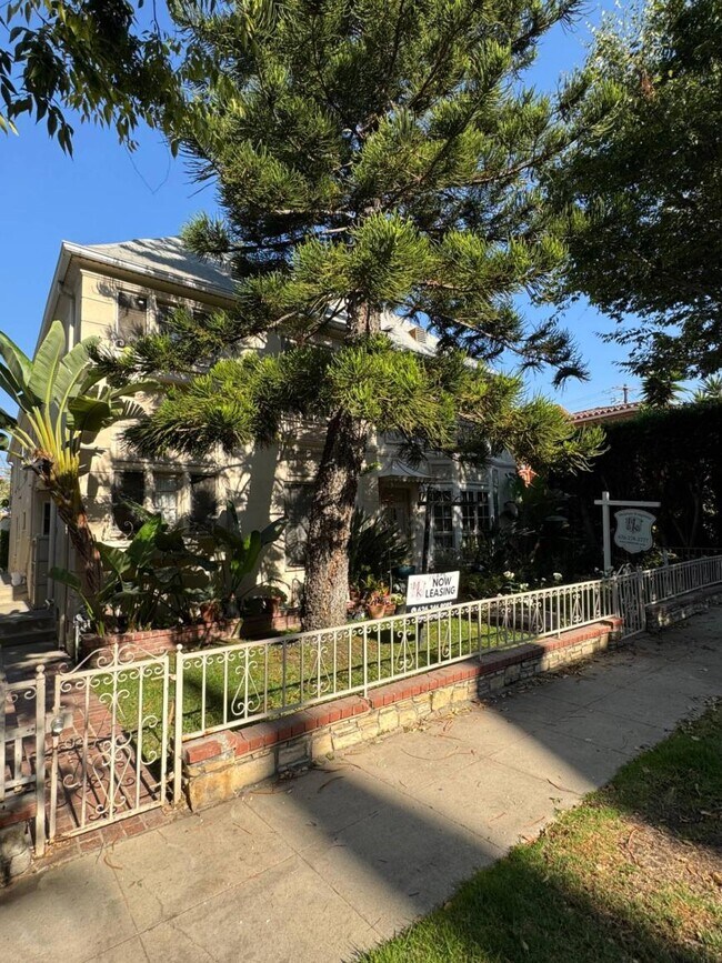 354 S Reeves Dr in Beverly Hills, CA - Building Photo - Building Photo