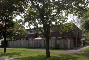 20 Litchfield Ct in Toronto, ON - Building Photo