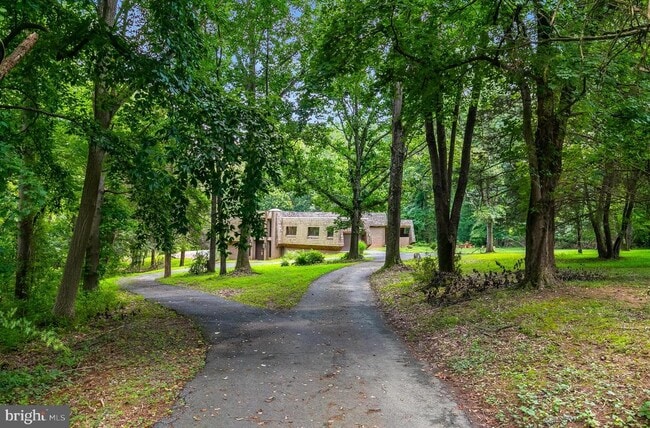 property at 8823 Brook Rd