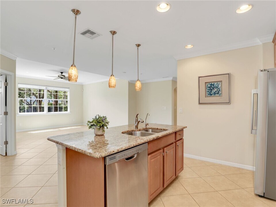 23550 Alamanda Dr in Bonita Springs, FL - Building Photo