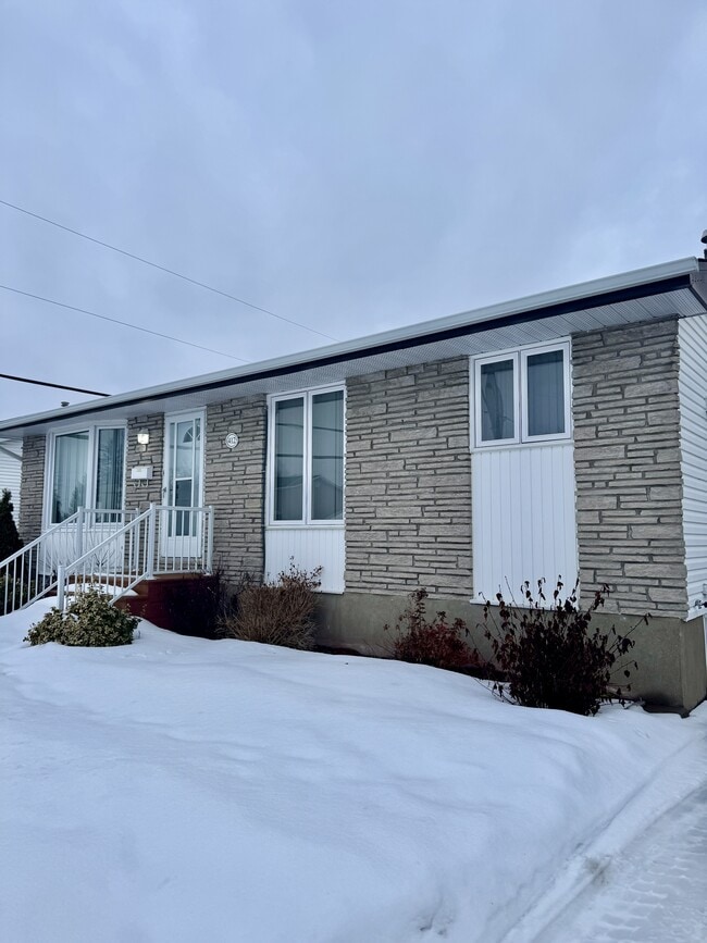 property at 412 Rue Murphy