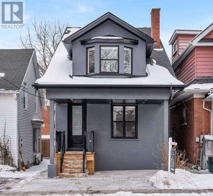 124 Church St in Kitchener, ON - Building Photo