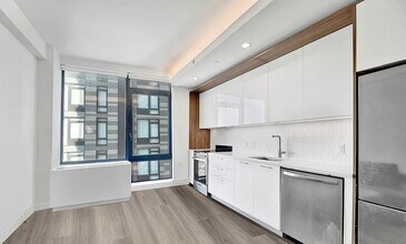 224 E 135th St in Bronx, NY - Building Photo - Building Photo