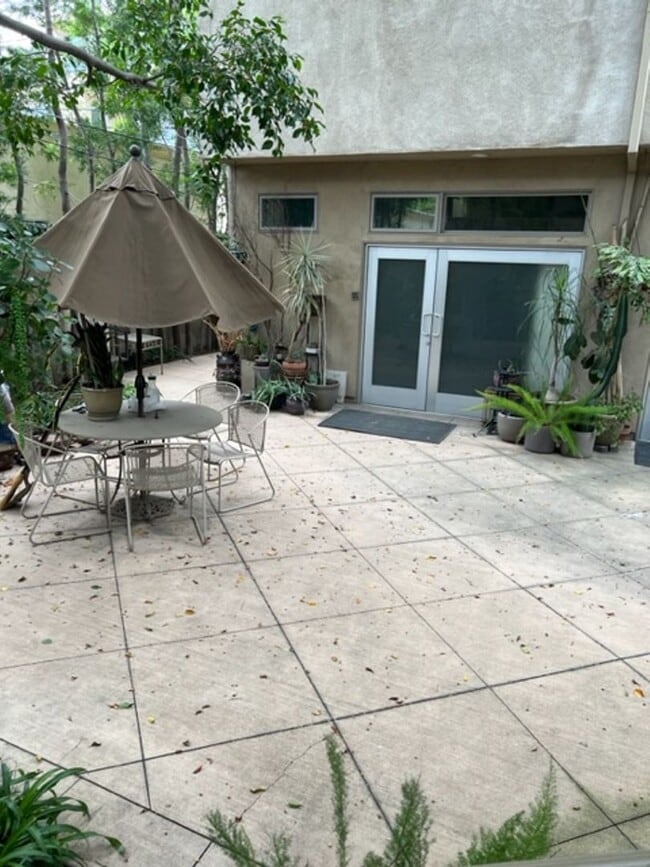 751 N Harper Ave in Los Angeles, CA - Building Photo - Building Photo