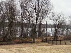 206 Waters Edge in Valley Cottage, NY - Building Photo - Building Photo