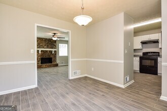325 Morris Ct SE in Conyers, GA - Building Photo - Building Photo