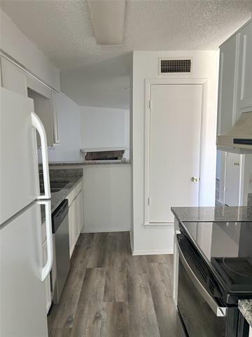 103 S Las Vegas Trail in White Settlement, TX - Building Photo