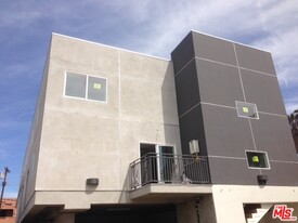 644 N Harvard Blvd, Unit 201 in Los Angeles, CA - Building Photo