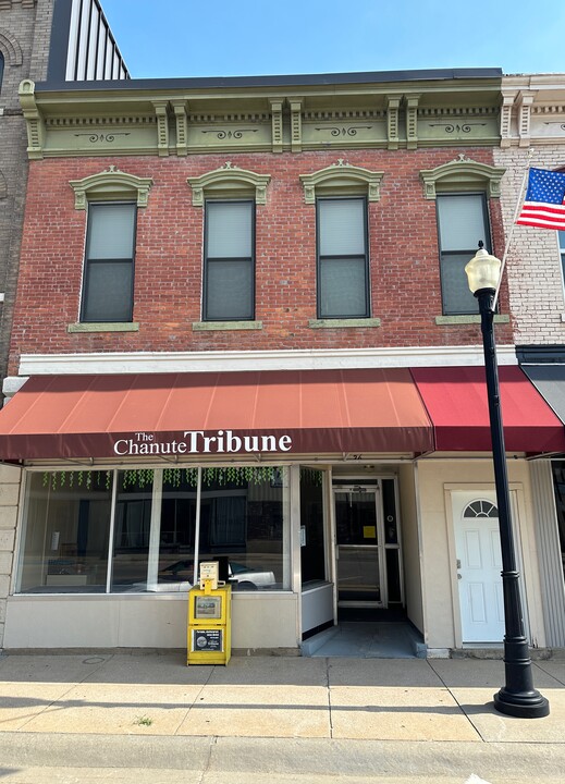 1/2 W Main St in Chanute, KS - Foto de edificio