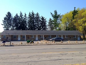 8685 Main St in Buffalo, NY - Foto de edificio - Building Photo