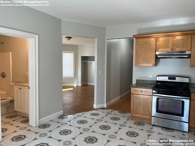 179 Belmont St, Unit 1 in Everett, MA - Foto de edificio - Building Photo