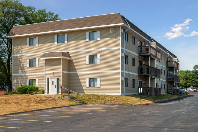 Woodland West in West Des Moines, IA - Foto de edificio - Building Photo