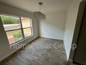525 Dowling Cir in Lady Lake, FL - Building Photo - Building Photo