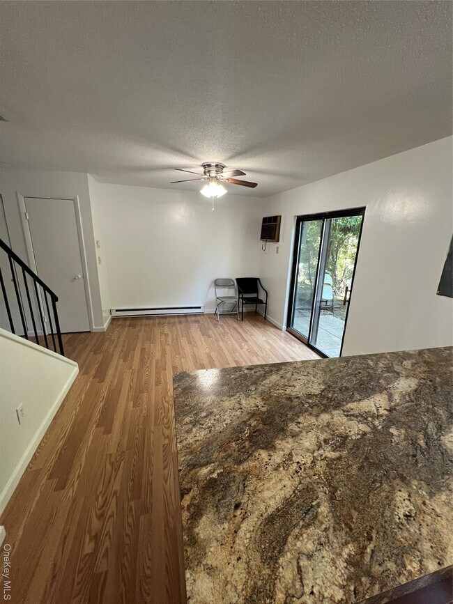 7 Hudson Heights Dr in Poughkeepsie, NY - Building Photo - Building Photo