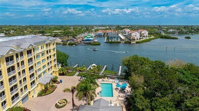 1308 Old Stickney Point Rd in Sarasota, FL - Building Photo - Building Photo