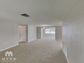 9724 Lakeside Ln in Port Richey, FL - Building Photo - Building Photo