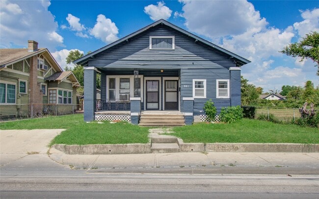 property at 901 Boundary St