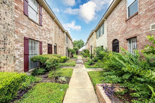 1715 Moritz Dr in Houston, TX - Building Photo - Building Photo
