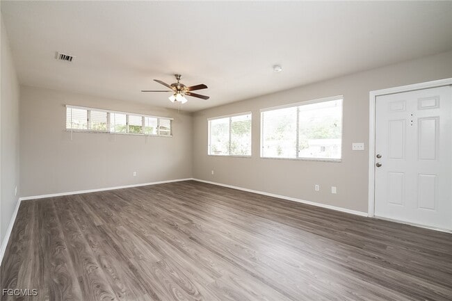 744 Pineland Ave in Venice, FL - Building Photo - Building Photo