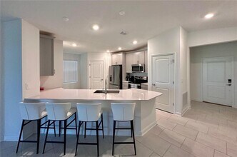 5692 Stephens Rd in St. Cloud, FL - Foto de edificio - Building Photo