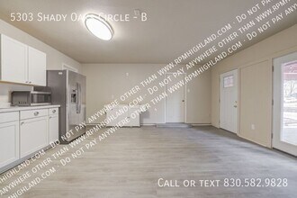 5303 Shady Oak Cir in Kingsland, TX - Building Photo - Building Photo