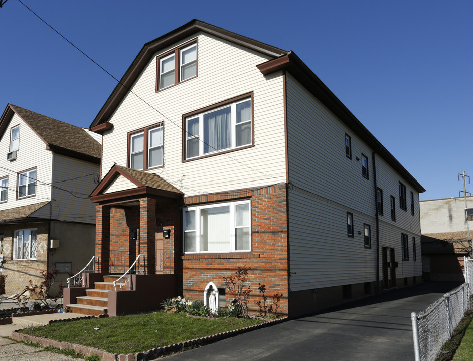 501 Erico Ave in Elizabeth, NJ - Building Photo