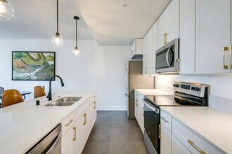 MAC Residences in Milwaukee, WI - Foto de edificio - Interior Photo