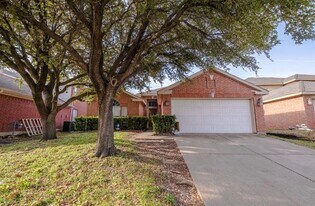 817 Stafford Station Dr in Saginaw, TX - Building Photo