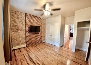 228 1st St, Unit 2B in Jersey City, NJ - Building Photo - Building Photo