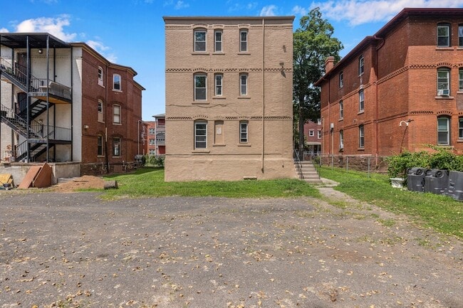 43 Seyms St in Hartford, CT - Building Photo - Building Photo