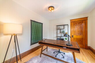 114 W Arch St in Marquette, MI - Building Photo - Building Photo