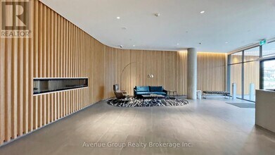 120 Varna Dr in Toronto, ON - Building Photo - Building Photo