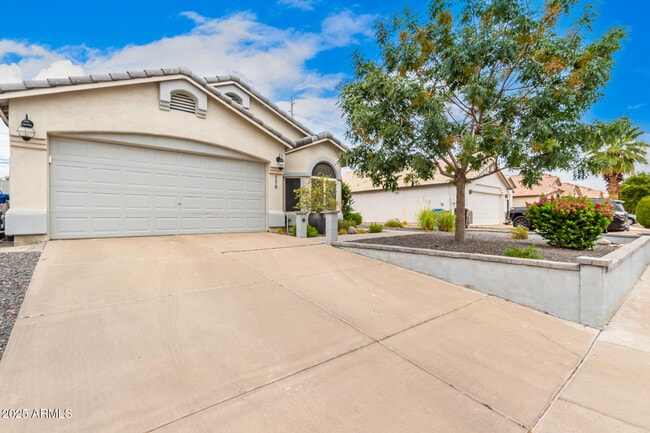 property at 150 W Villa Theresa Dr