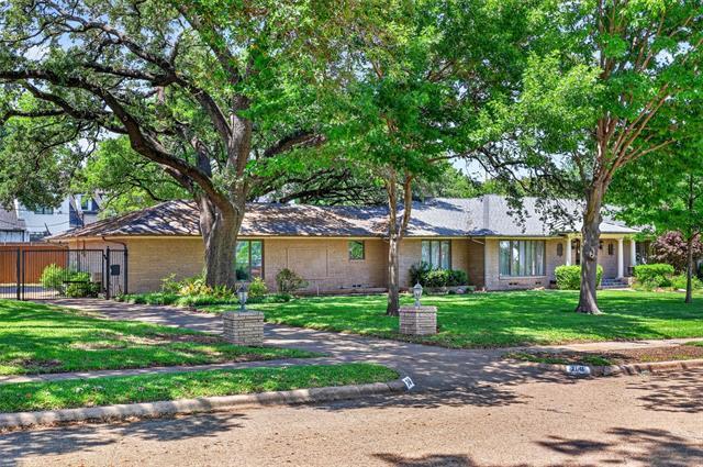 property at 7141 Twin Tree Ln