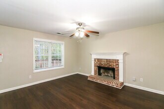 965 Revere Way in Hampton, GA - Foto de edificio - Building Photo