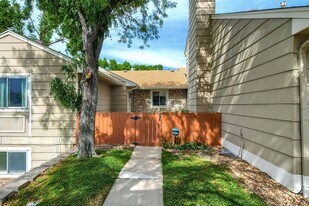 3810 S Atchison Way in Aurora, CO - Building Photo