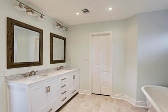 11219 Ash Creek Dr in Houston, TX - Building Photo - Building Photo