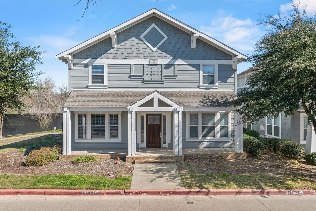 1725 Harvey Mitchell Pkwy S in College Station, TX - Building Photo