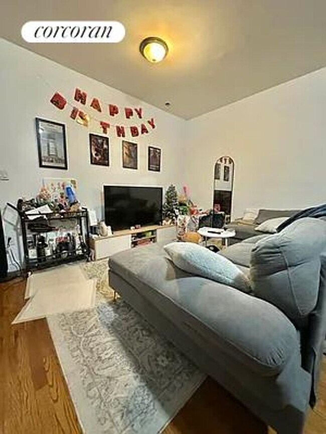 433 E 80th St in New York, NY - Building Photo - Building Photo