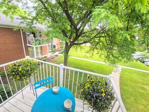 16810 Edloytom Way, Unit 177 in Clinton Township, MI - Foto de edificio - Building Photo