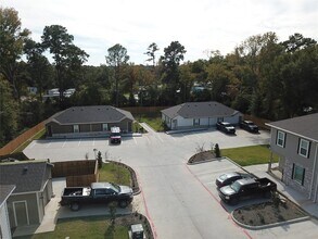 615 Hayman St in Huntsville, TX - Building Photo - Building Photo